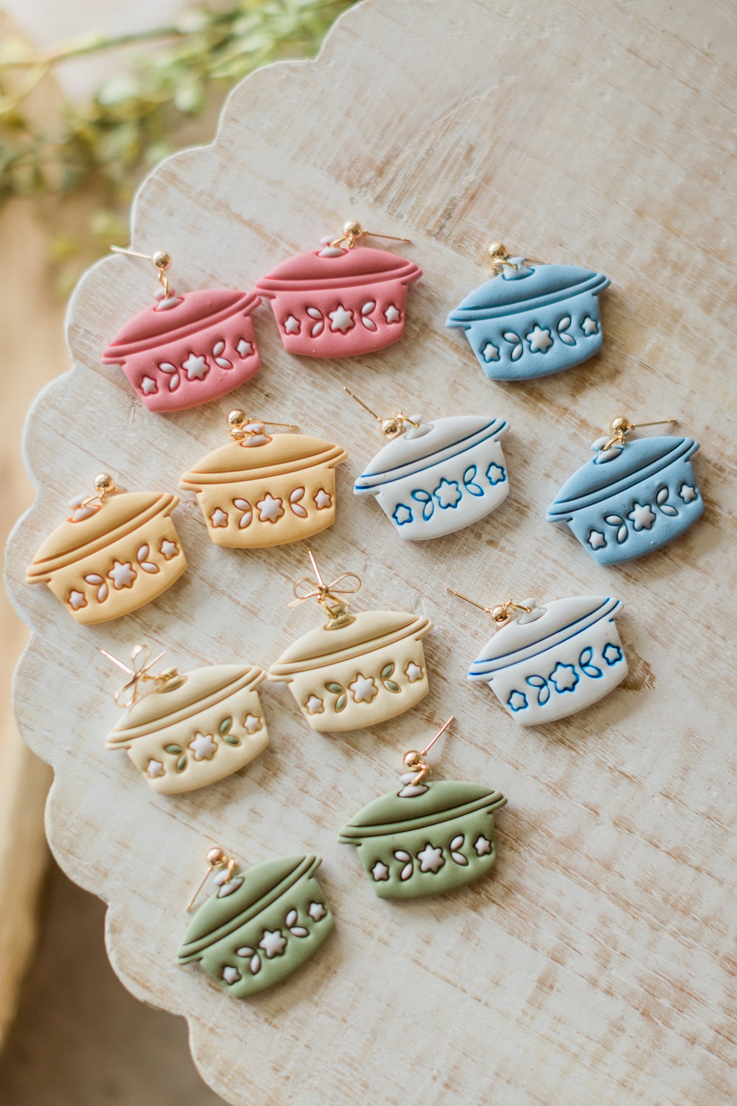 Country Crock Pot Dangles