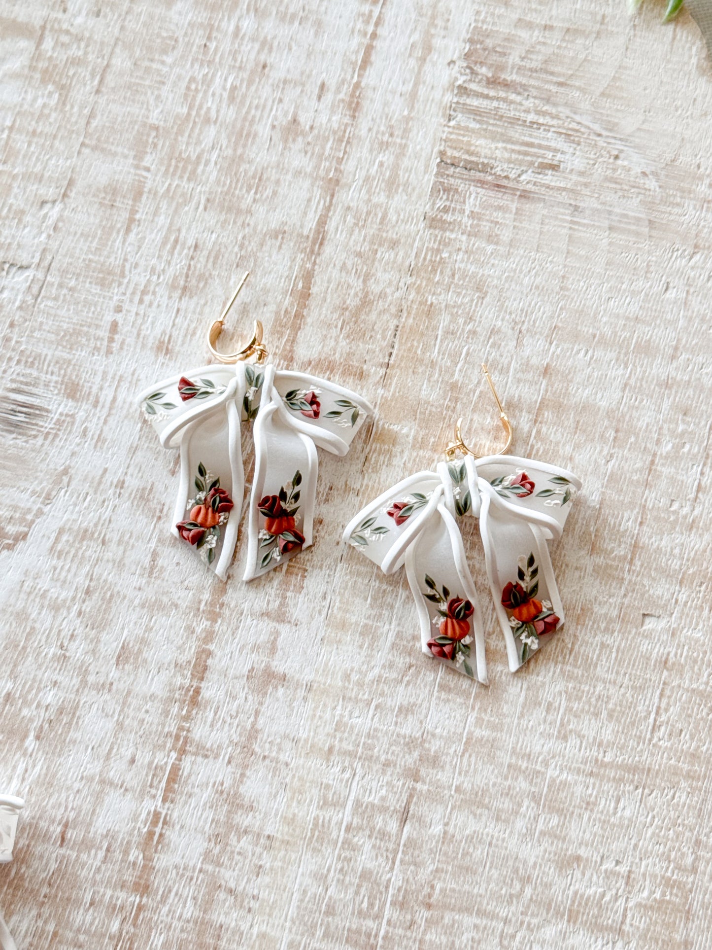 White Pumpkin Floral Sheer Bows