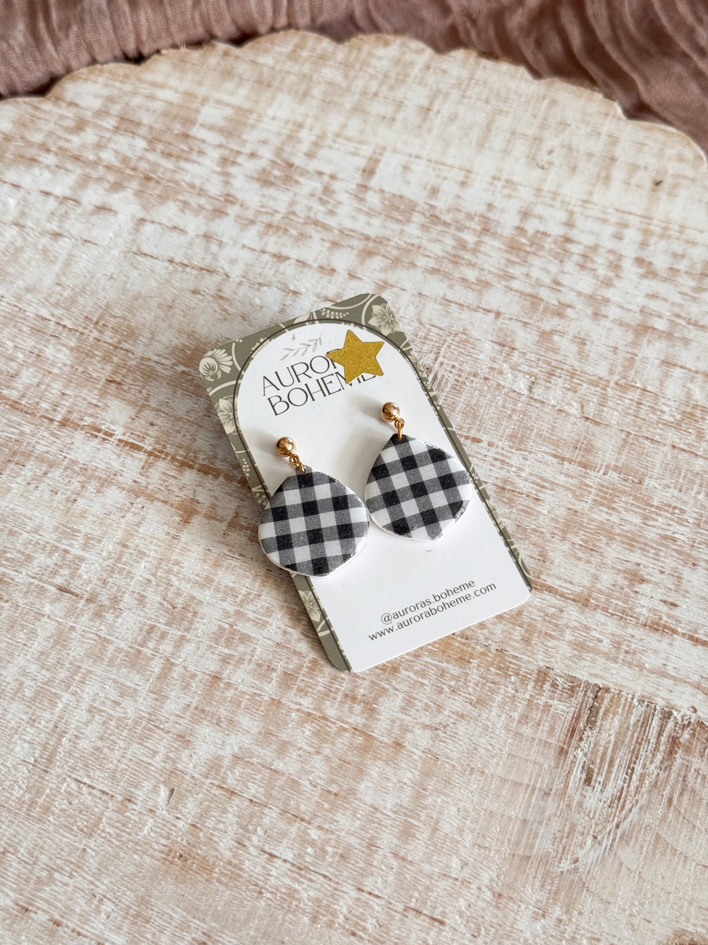 Black gingham styles