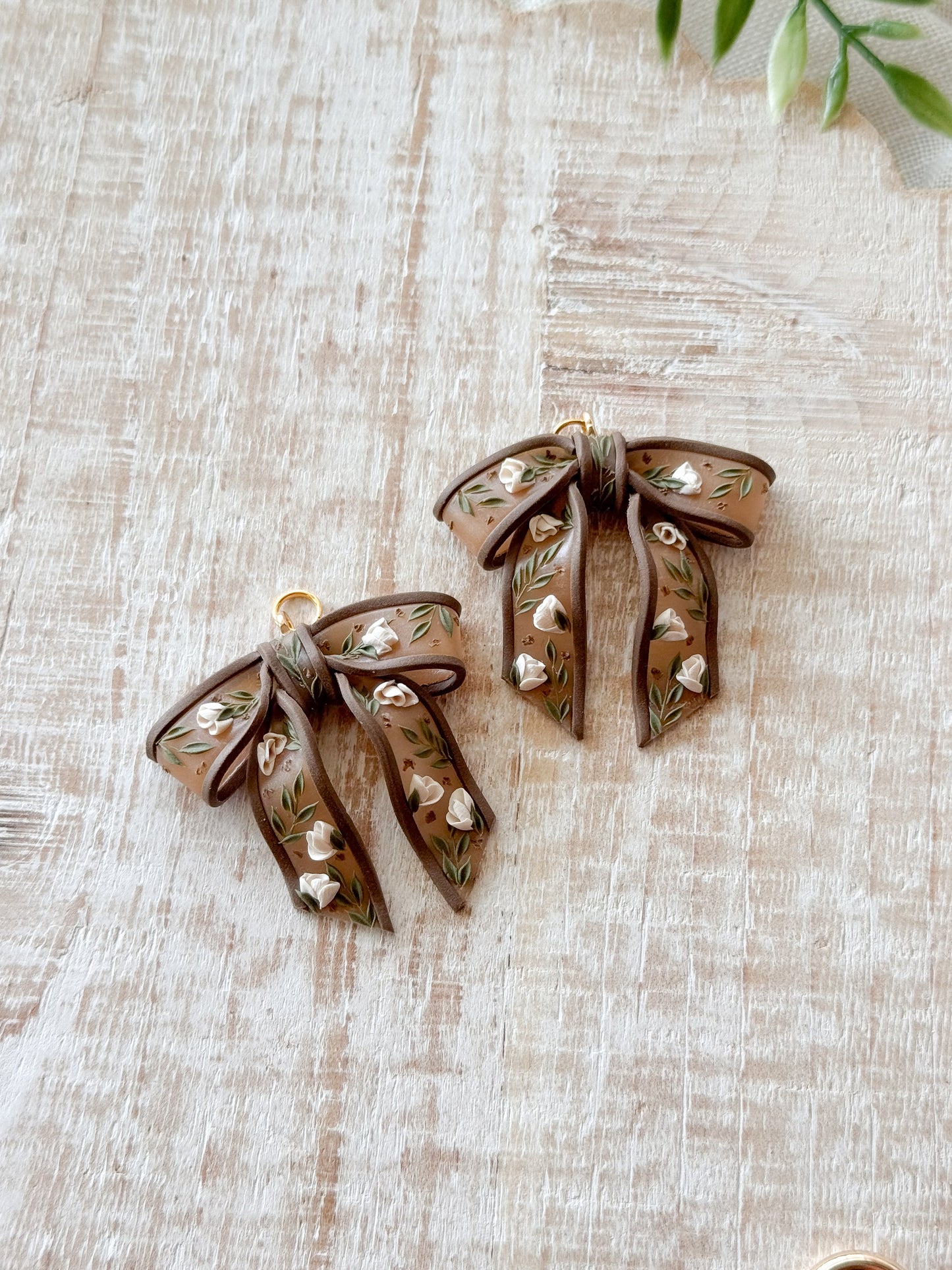 White Floral Brown Sheer Bows