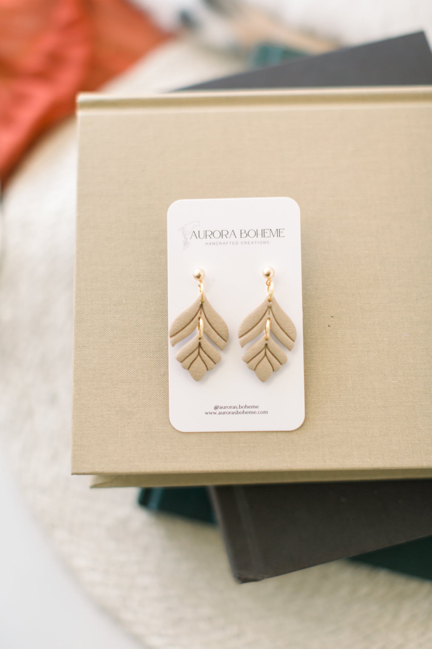 Flora Textured Dangle