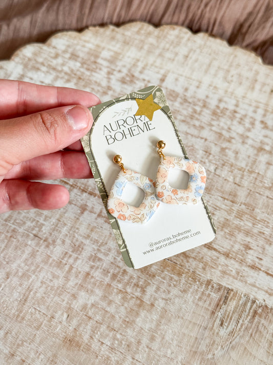 Diamond window pattern dangles
