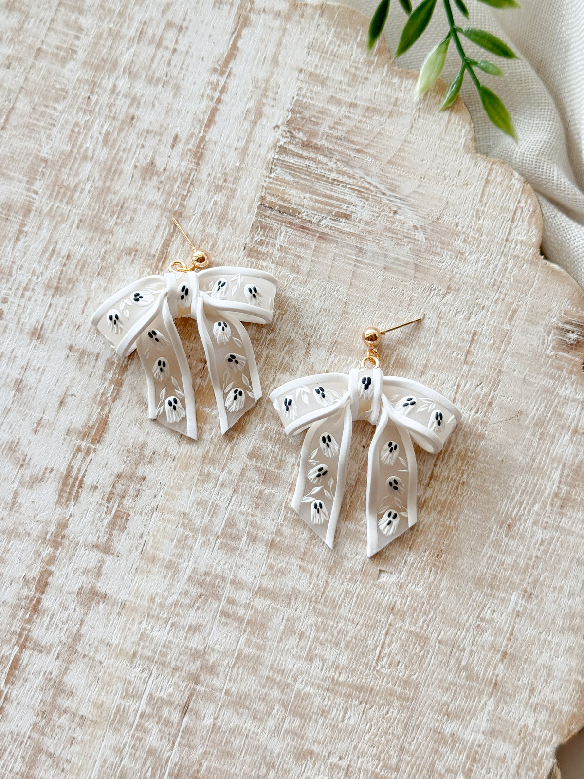 Ghostie Pattern Sheer Bows