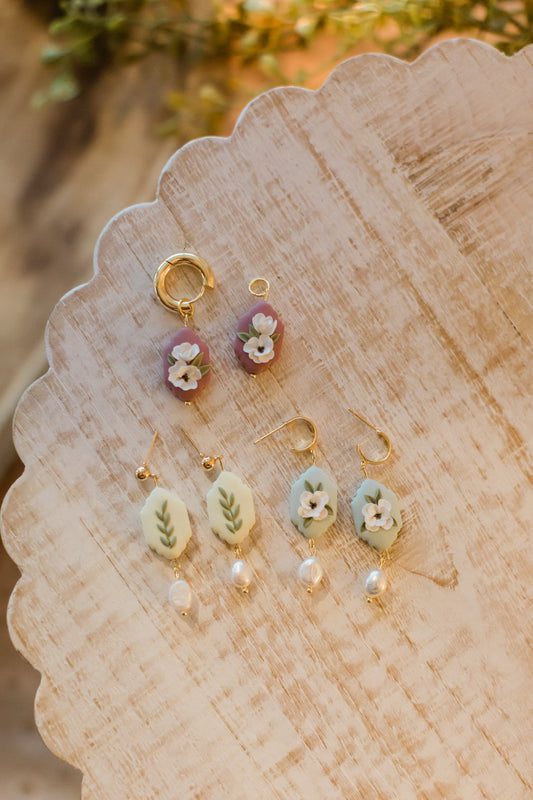 Ornate Oval Charm Florals