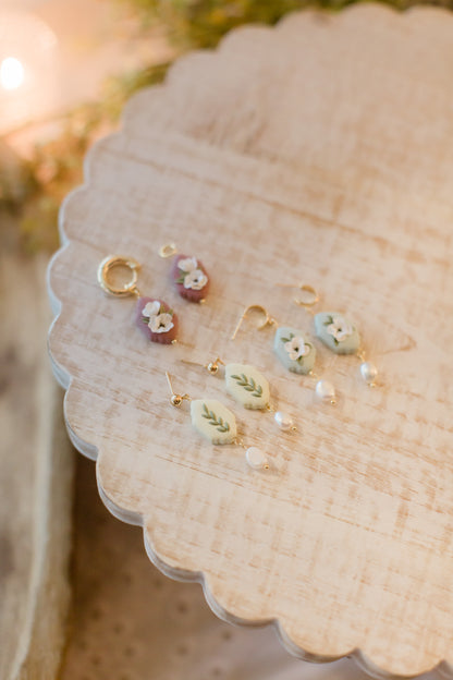 Ornate Oval Charm Florals