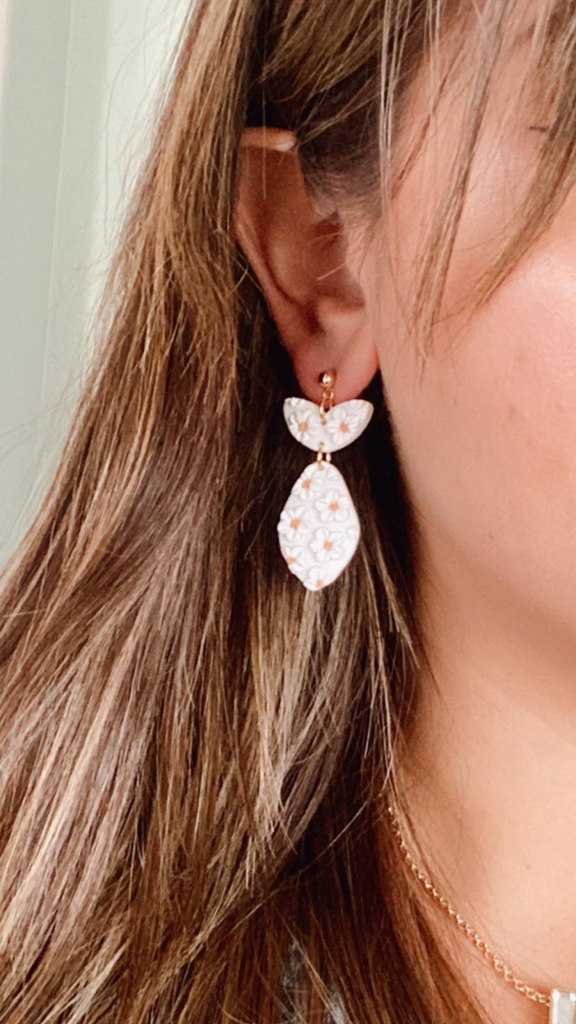 Daisy Summer Dangle