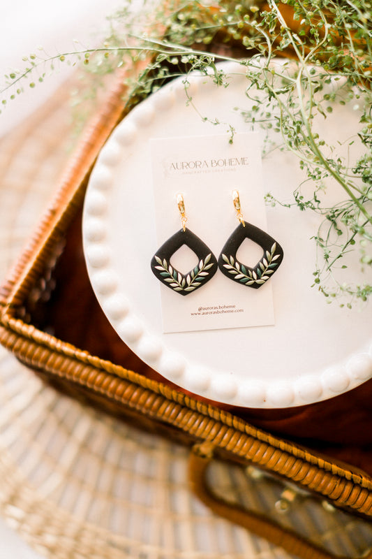 Black & Vine Dangle
